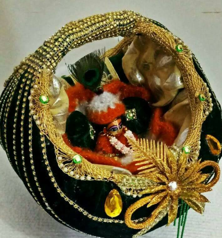 Tokri Apradha: Carrying deities in the baskets
