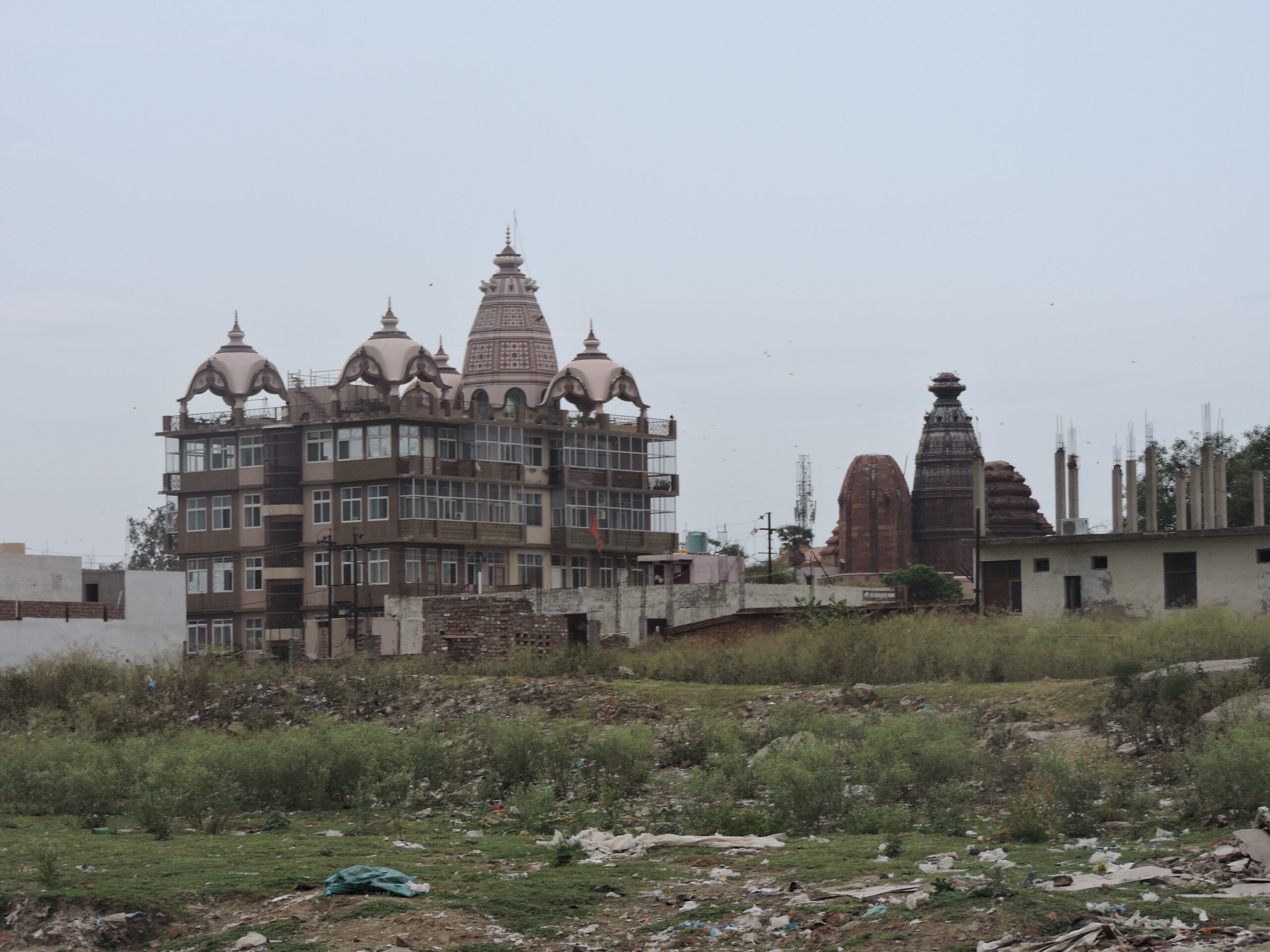 Illegal selling of residential plots on Yamuna land