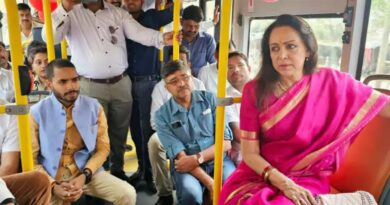 Hema ji surprises everyone by travelling on E-Bus