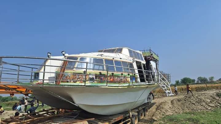 Boatmen Protest Cruise Operations on Yamuna